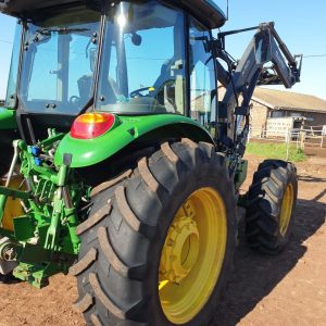 John Deere 5105M